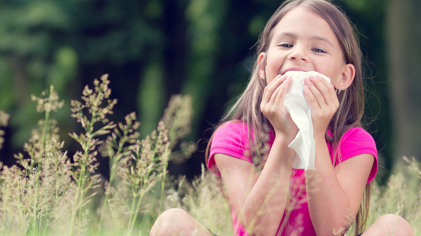 Heuschnupfen bei Kindern richtig behandeln